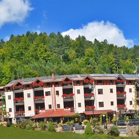 Hotel Lo Scoiattolo Cotronei 外观 照片