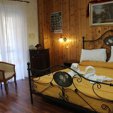Hotel Lo Scoiattolo Cotronei 外观 照片