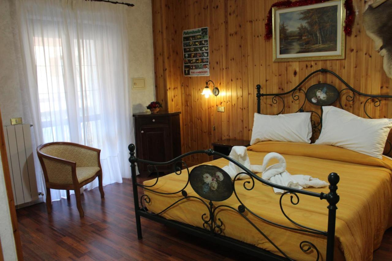 Hotel Lo Scoiattolo Cotronei 外观 照片